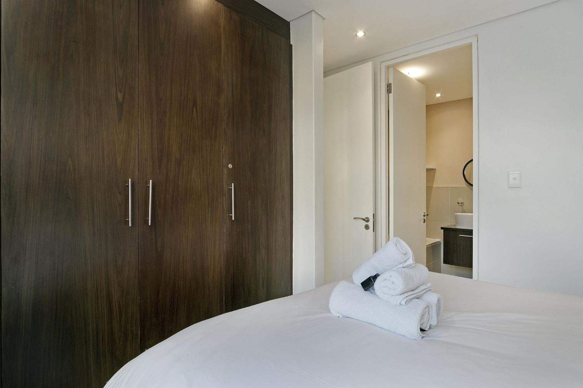 Eden On The Bay 117 By Hostagents *
